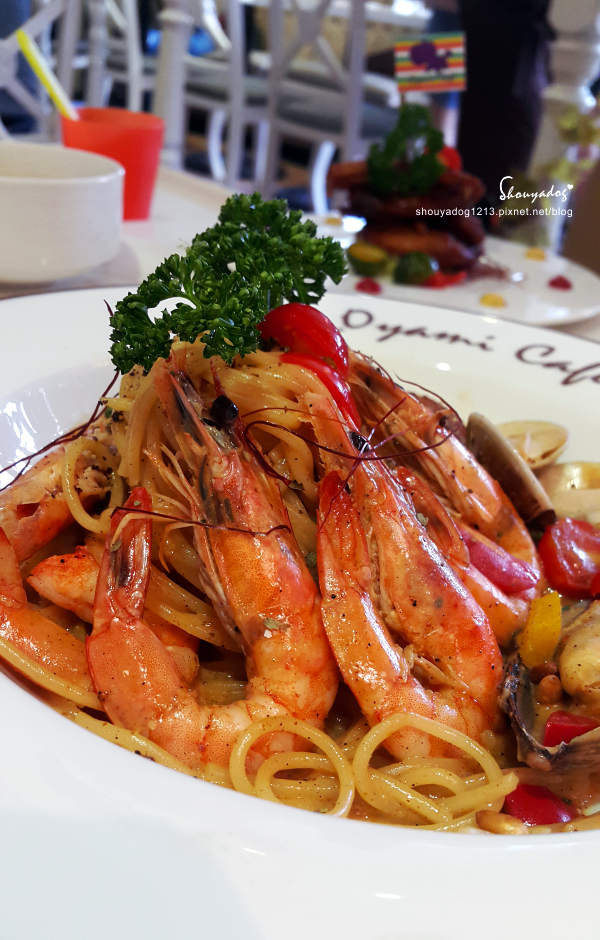 Oyami cafe:【複合式餐廳】西門町下午茶首選 夢幻少女系法式鄉村 Oyami Caf'e