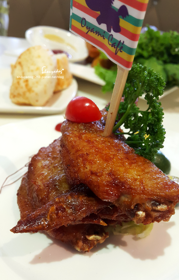 Oyami cafe:【複合式餐廳】西門町下午茶首選 夢幻少女系法式鄉村 Oyami Caf'e