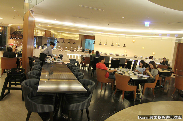 『高雄市鹽埕區』城市商旅高雄真愛館-魅麗海 海鮮百匯廳★海霸王集團吃到飽餐廳/鄰近駁二藝術特區