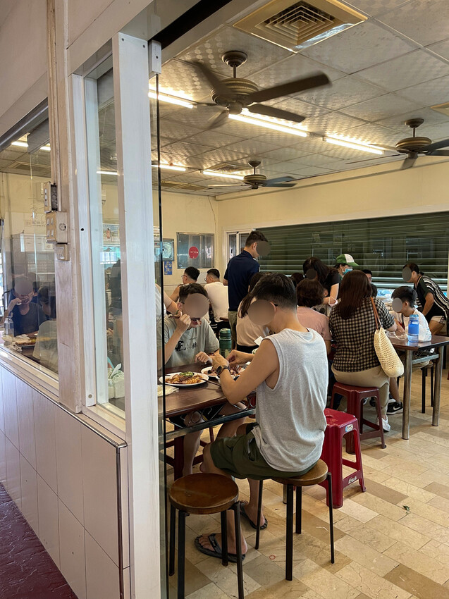 高雄平價烤鴨分享:仁武烤鴨排隊美食,內用現吃有冷氣,停車方便 高雄平價烤鴨分享:仁武烤鴨排隊美食,內用現吃有冷氣,停車方便