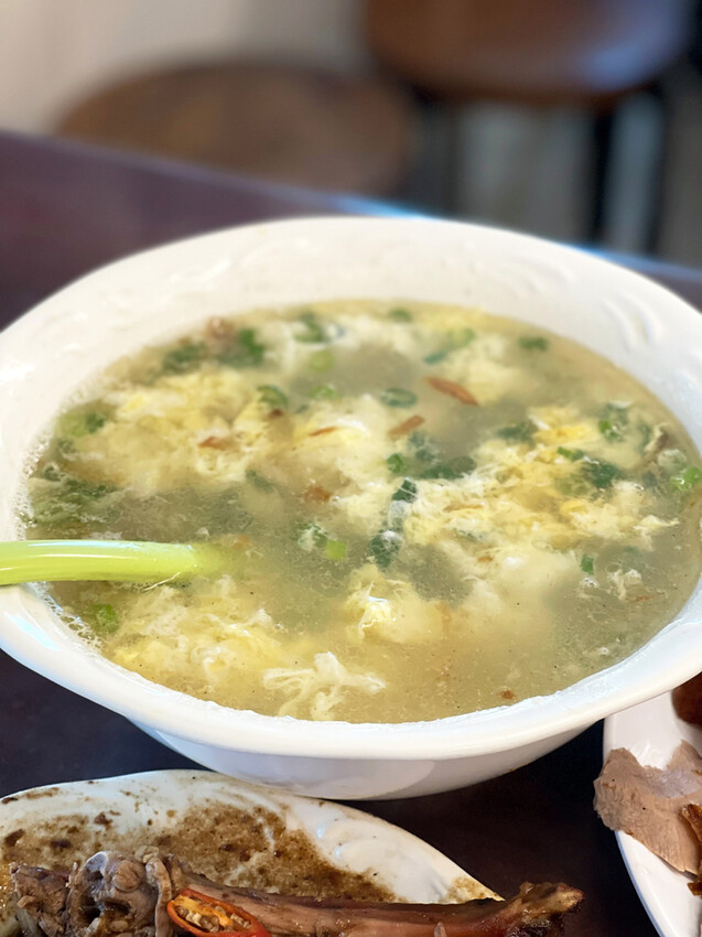 高雄平價烤鴨分享:仁武烤鴨排隊美食,內用現吃有冷氣,停車方便 高雄平價烤鴨分享:仁武烤鴨排隊美食,內用現吃有冷氣,停車方便