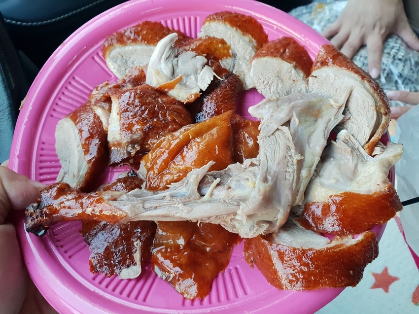 242596.jpg - 【高雄.仁武】仁武烤鴨+古嚴寺超級清幽磁場超棒的寺廟。大殿上充滿著靈氣與能量