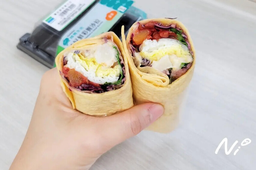 202505 全家Family Mart【植覺生活】莓好鮮彩握沙拉 