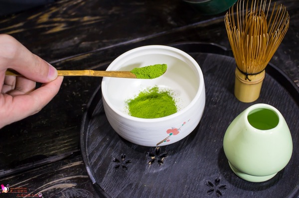 宇治 玩笑亭：高雄新興︱宇治．玩笑亭　我的抹茶霜淇淋首選！