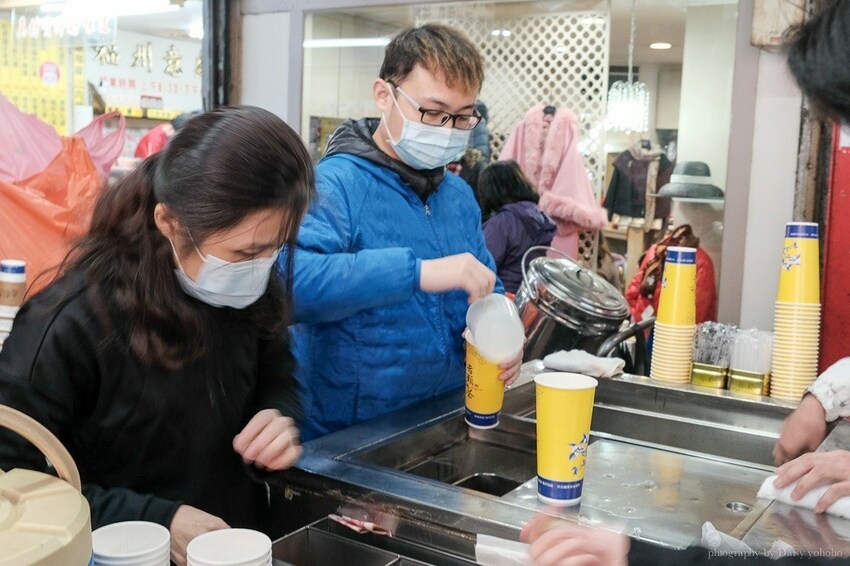 老賴茶棧 台中第二市場最夯的飲料店，古早味紅茶～招牌豆漿紅茶！