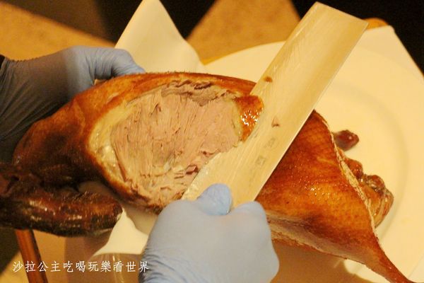 西華飯店-怡園：台北西華‧萬豪酒店2017冠軍鴨『西華飯店-怡園』冰火烤鴨三重奏/捷運中山國中站