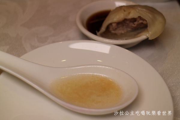 西華飯店-怡園：台北西華‧萬豪酒店2017冠軍鴨『西華飯店-怡園』冰火烤鴨三重奏/捷運中山國中站