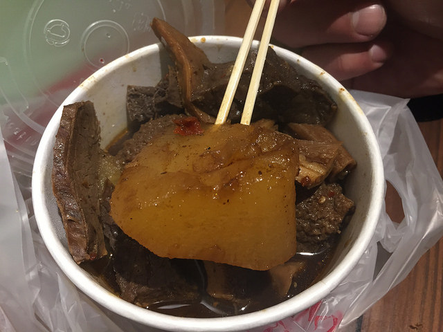 [士林夜市] 十三座牛雜，麻辣牛雜