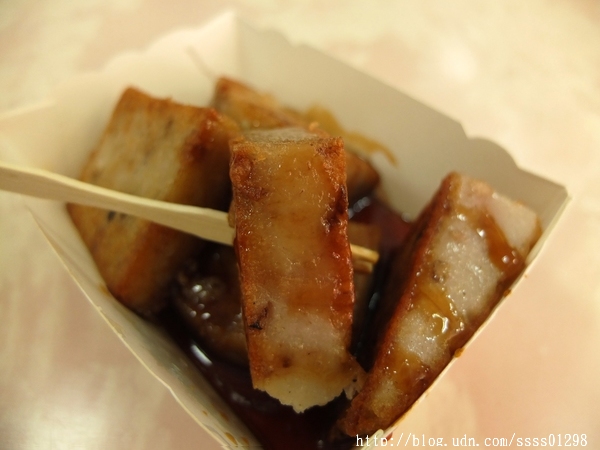 三冠王芋冰城：【美食特搜。高雄甲仙區】三冠王芋冰城。顧客超愛吃的芋粿 份足味美 皮酥可口芋香自然