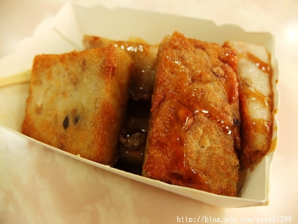 三冠王芋冰城：【美食特搜。高雄甲仙區】三冠王芋冰城。顧客超愛吃的芋粿 份足味美 皮酥可口芋香自然