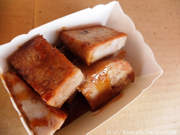 三冠王芋冰城：【美食特搜。高雄甲仙區】三冠王芋冰城。顧客超愛吃的芋粿 份足味美 皮酥可口芋香自然