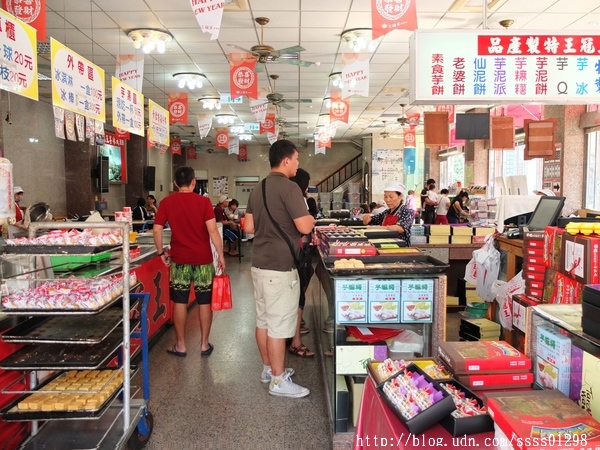 三冠王芋冰城：【美食特搜。高雄甲仙區】三冠王芋冰城。顧客超愛吃的芋粿 份足味美 皮酥可口芋香自然
