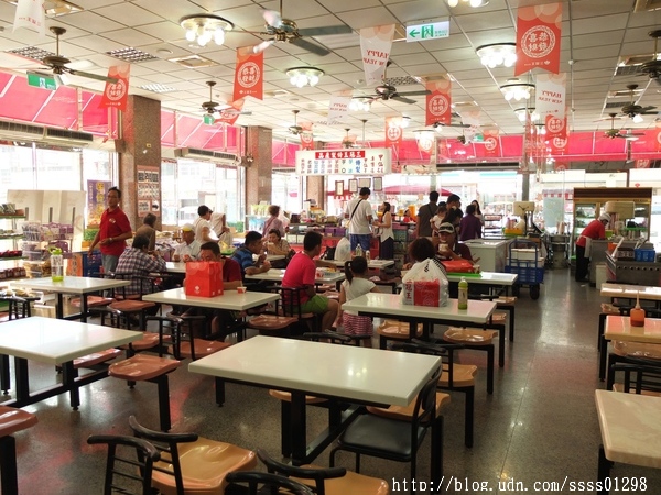 三冠王芋冰城：【美食特搜。高雄甲仙區】三冠王芋冰城。顧客超愛吃的芋粿 份足味美 皮酥可口芋香自然