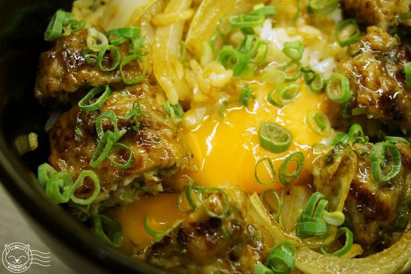 桐 日式燒烤居酒屋 KILI yakitori：【星羽愛美食-台中】7年級小帥哥經營居酒屋，烤肉炸物樣樣精彩，超適合小酌一杯~桐-日式燒烤(KILI yakitori)。