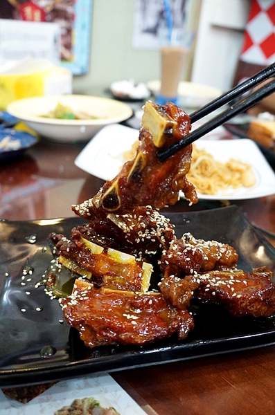 亨運香港茶餐廳：高雄【亨運香港茶餐廳】吃了絕對再訪的茶餐廳 推薦干炒牛肉河粉 原汁柱侯牛腩