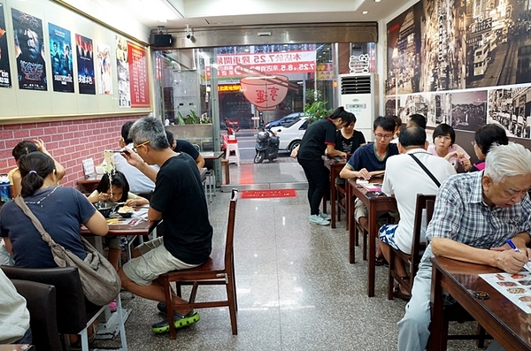 亨運香港茶餐廳：高雄【亨運香港茶餐廳】吃了絕對再訪的茶餐廳 推薦干炒牛肉河粉 原汁柱侯牛腩