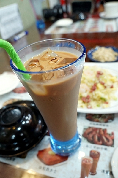 亨運香港茶餐廳：高雄【亨運香港茶餐廳】吃了絕對再訪的茶餐廳 推薦干炒牛肉河粉 原汁柱侯牛腩