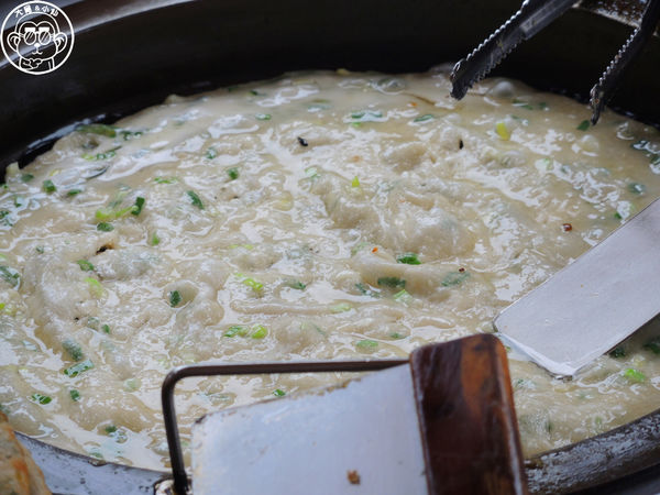 陳記蔥油餅:呷飽祙【新北三重・陳記蔥油餅】排隊銷魂蔥油餅 陳記蔥油餅:呷飽祙【新北三重・陳記蔥油餅】排隊銷魂蔥油餅