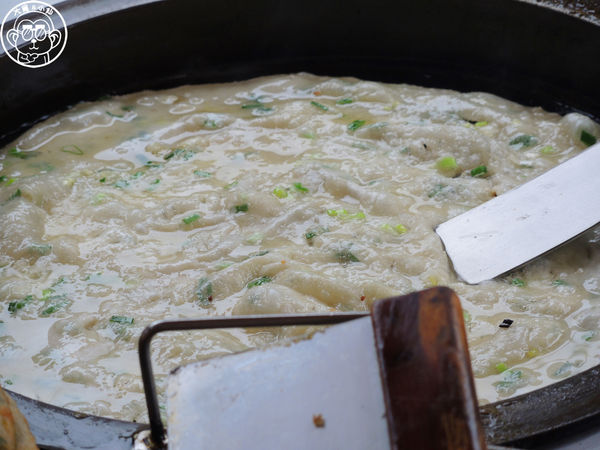 陳記蔥油餅:呷飽祙【新北三重・陳記蔥油餅】排隊銷魂蔥油餅 陳記蔥油餅:呷飽祙【新北三重・陳記蔥油餅】排隊銷魂蔥油餅