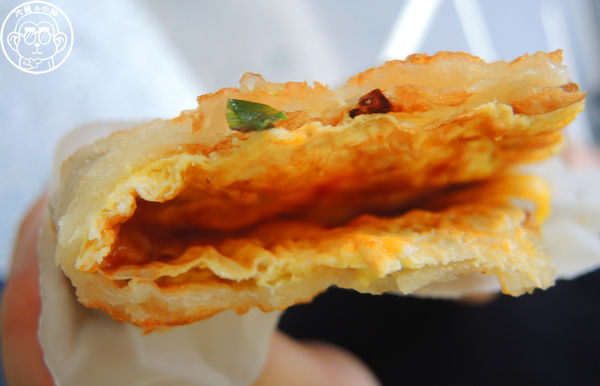 陳記蔥油餅:呷飽祙【新北三重・陳記蔥油餅】排隊銷魂蔥油餅 陳記蔥油餅:呷飽祙【新北三重・陳記蔥油餅】排隊銷魂蔥油餅