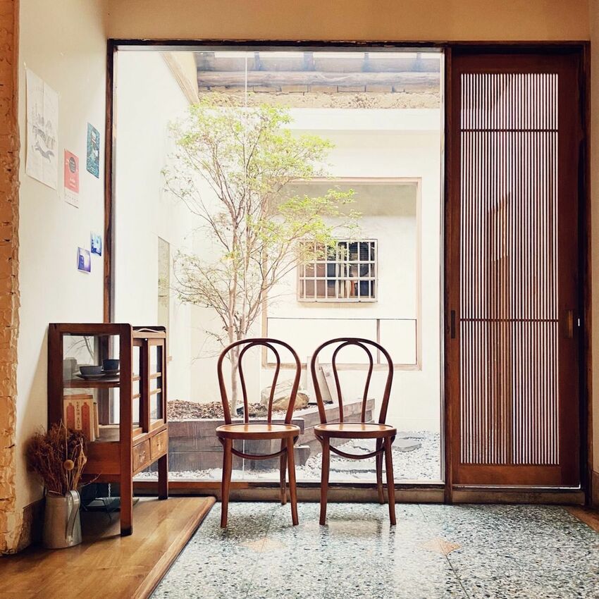 [台中北區] 田樂學院店_for Farm Burger | 巷弄老宅改建早午餐｜手作漢堡｜必吃焦糖布丁｜有插座田樂學院店