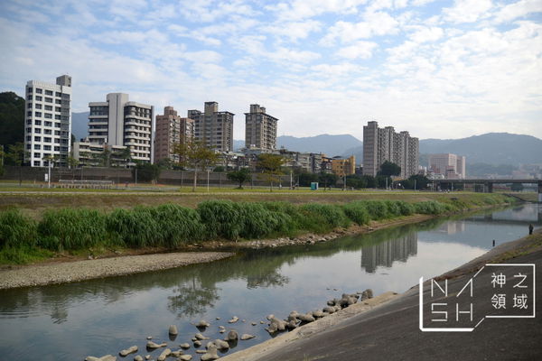 DSC_0037.JPG DSC_0037.JPG