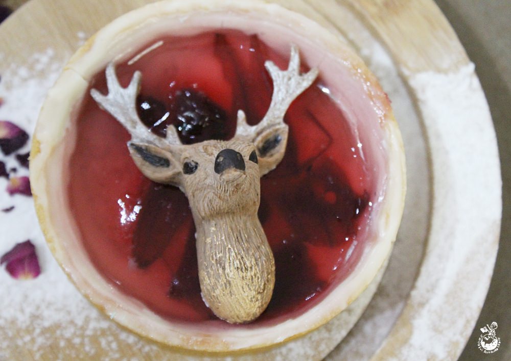 左道，宛如健達出奇蛋充滿美麗驚喜的星球甜點