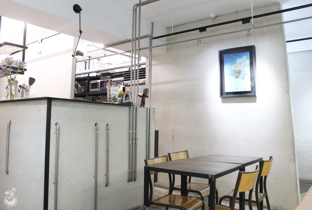 左道，宛如健達出奇蛋充滿美麗驚喜的星球甜點