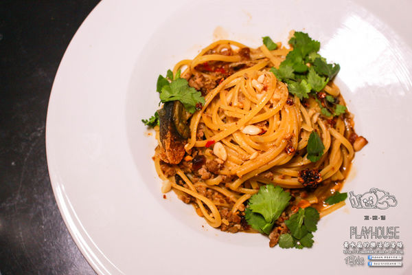 家傢酒餐酒館 Playhouse│北捷/國父紀念館站(以酒入菜的異國組合料理，混搭出新潮風味。)