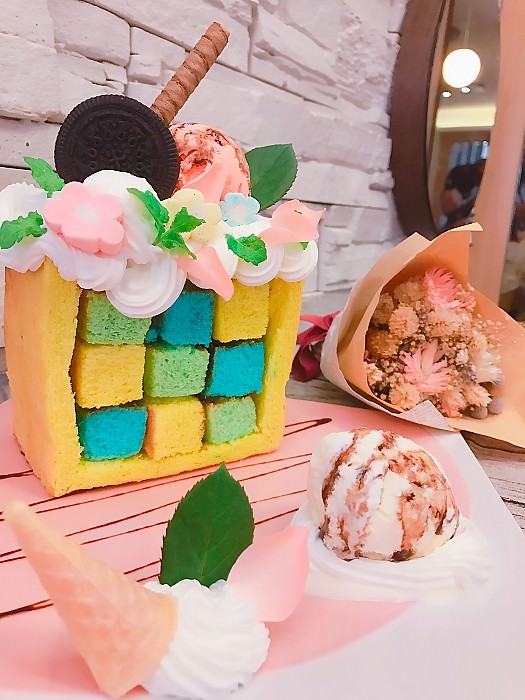 台中美食一中商圈｜超浮誇IG夯店雙魚2次方:薑母鴨漢堡、燒酒雞漢堡寒冬衝一波!｜DIY漢堡｜三立愛玩客吳鳳、阿Ben、食尚玩家莎莎、黃鐙輝採訪 - 台南好Food遊