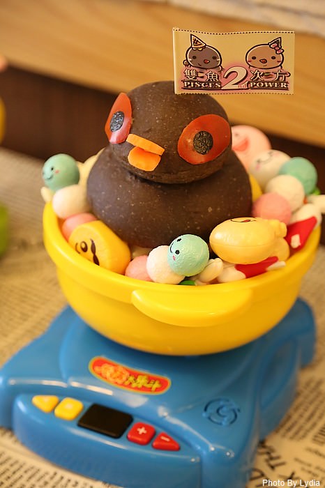 台中美食一中商圈｜超浮誇IG夯店雙魚2次方:薑母鴨漢堡、燒酒雞漢堡寒冬衝一波!｜DIY漢堡｜三立愛玩客吳鳳、阿Ben、食尚玩家莎莎、黃鐙輝採訪 - 台南好Food遊