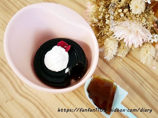 【台中美食】雙魚2次方 #一中商圈 #一中美食 #食尚玩家推薦 #台中漢堡 #IG打卡美食 #彩虹漢堡 #漸層飲料 (18).JPG