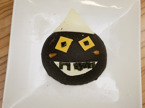 雙魚2次方(一中店):雙魚二次方-台中一中街旁創意漢堡 新推出的彩虹起司不只有外型更美味 動手做出屬於自己的漢堡 好吃又好玩