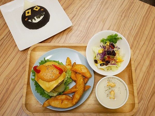 雙魚2次方(一中店):雙魚二次方-台中一中街旁創意漢堡 新推出的彩虹起司不只有外型更美味 動手做出屬於自己的漢堡 好吃又好玩