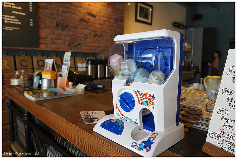 冰河咖啡-店內-扭蛋機