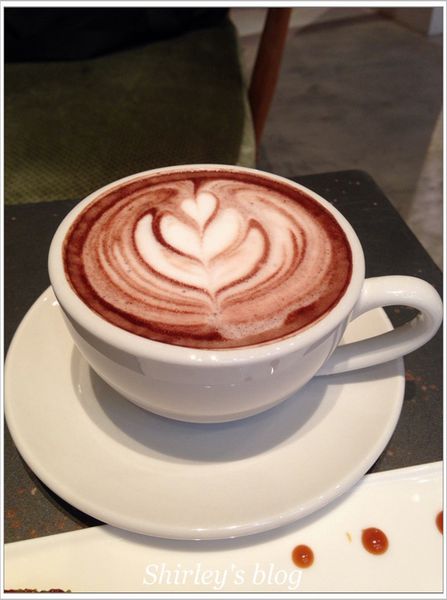 FAVVI Cafe(中山旗艦店):中山站‧ FAVVI Cafe FAVVI Cafe(中山旗艦店):中山站‧ FAVVI Cafe