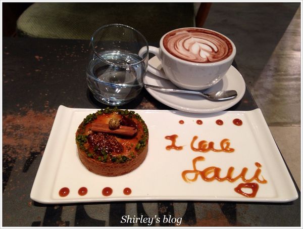 FAVVI Cafe(中山旗艦店):中山站‧ FAVVI Cafe FAVVI Cafe(中山旗艦店):中山站‧ FAVVI Cafe