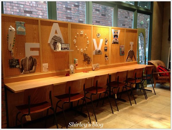 FAVVI Cafe(中山旗艦店):中山站‧ FAVVI Cafe FAVVI Cafe(中山旗艦店):中山站‧ FAVVI Cafe