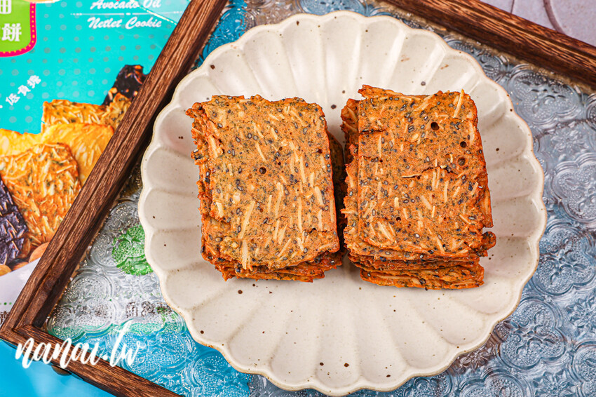 全台只有這賣,別處吃不到！在地50年老店激推酪梨油素肉紙、避風塘手捲肉紙,香酥脆口,好吃到用搶。豐源源味香台中西屯店