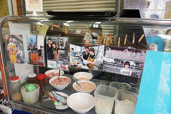 泰小葉泰國米粉湯專賣店：※ 泰小葉泰國米粉湯專賣店 ※【星羽是吃貨-台中】一個因為喜歡成就的夢想，平價美味料多實在，特製醬料碰撞美妙新滋味~(文末有好康)