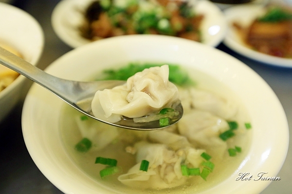 小丰川：【台南美食】鐵皮屋下的文青風格小麵館：小丰川