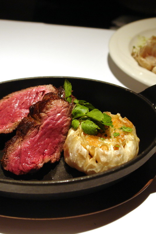 台中美食。MEATGQ橡木炙烤牛排館--牛排教父台中新作