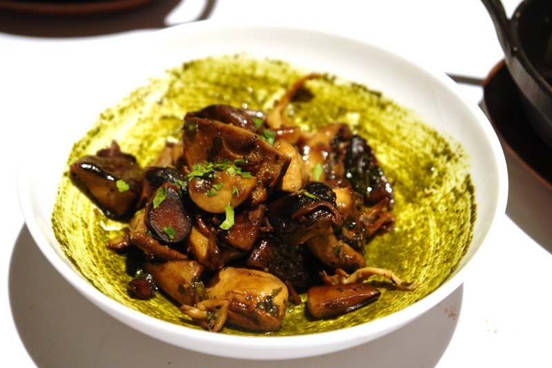 台中美食。MEATGQ橡木炙烤牛排館--牛排教父台中新作