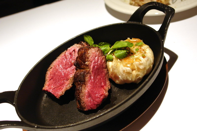 台中美食。MEATGQ橡木炙烤牛排館--牛排教父台中新作