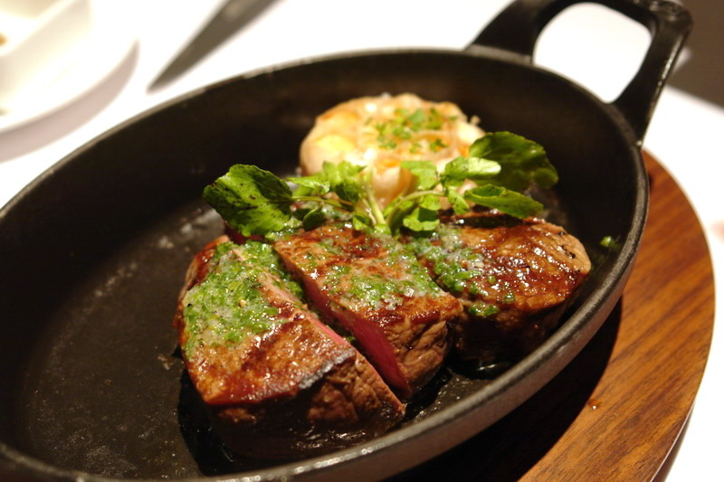 台中美食。MEATGQ橡木炙烤牛排館--牛排教父台中新作