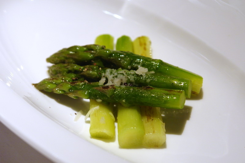 台中美食。MEATGQ橡木炙烤牛排館--牛排教父台中新作