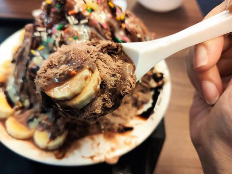 鉅大自助冰城 香蕉巧克力雪花冰