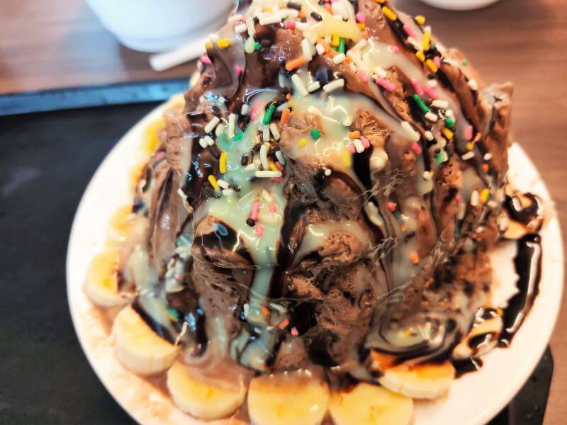 鉅大自助冰城 香蕉巧克力雪花冰