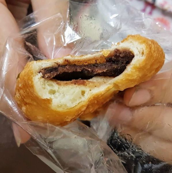 彰化市[阿貞饅頭 阿貞炸饅頭] 扣肉饅頭(爌肉饅頭)30元 咖哩包10元 紅豆包10元 2019食記之實在算很便宜啊!!又好吃!!