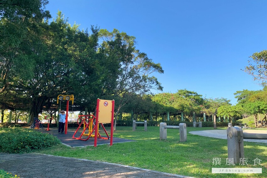 桃園景點/「龍潭運動公園」免費夏日戲水公園,還有軍機展示!
